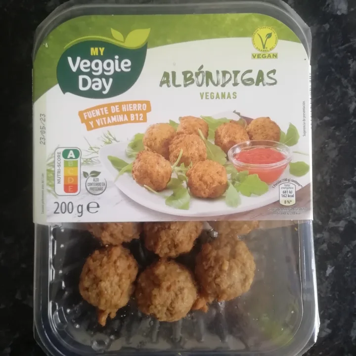 photo of My veggie day Albóndigas shared by @ecoilogic on  20 May 2023 - review
