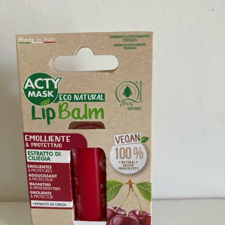 photo of Acty mask Lip balm shared by @violetta13 on  29 May 2023 - review