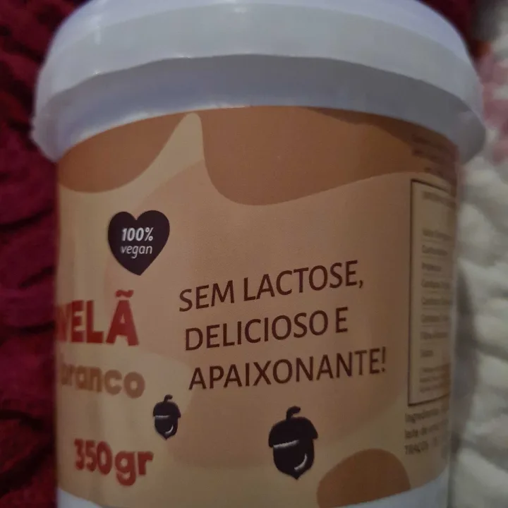 photo of Super Vegan creme de avelã com chocolate branco shared by @claudiaaraujo on  30 May 2023 - review