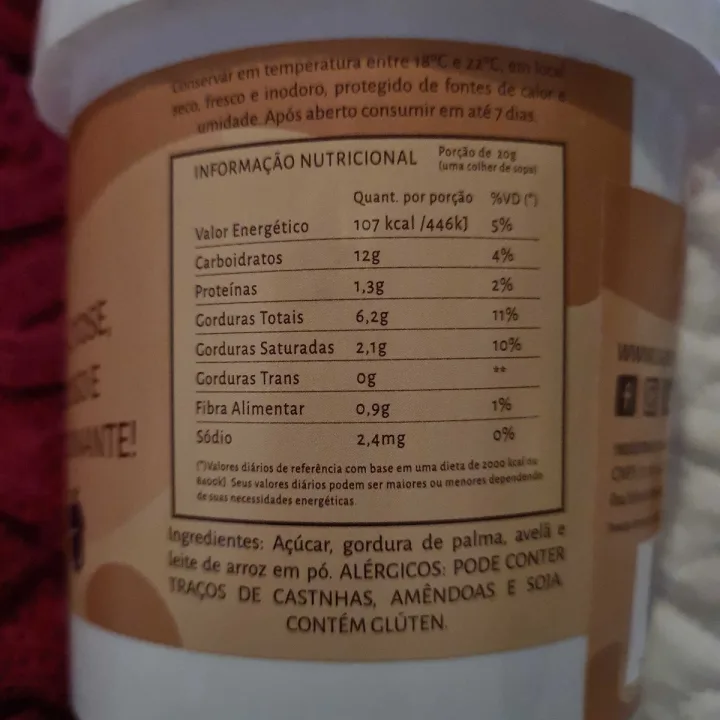 photo of Super Vegan creme de avelã com chocolate branco shared by @claudiaaraujo on  30 May 2023 - review