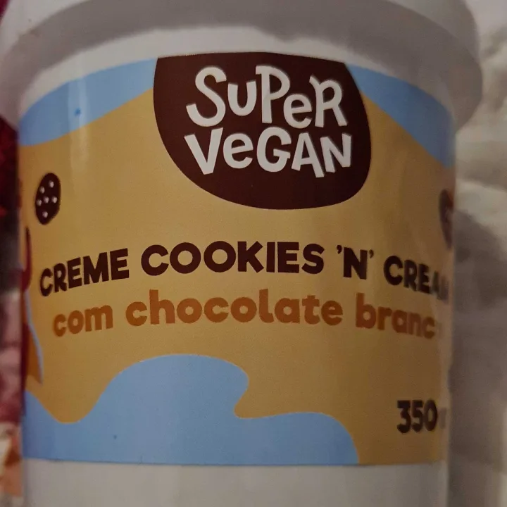 photo of Super Vegan creme cookies N cream shared by @claudiaaraujo on  30 May 2023 - review