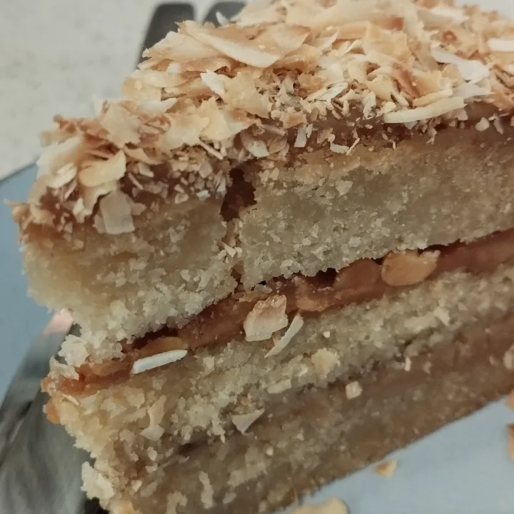 photo of CASA NUEZA Torta De Coco Y Dulce De Leche shared by @veritohosen on  31 May 2023 - review