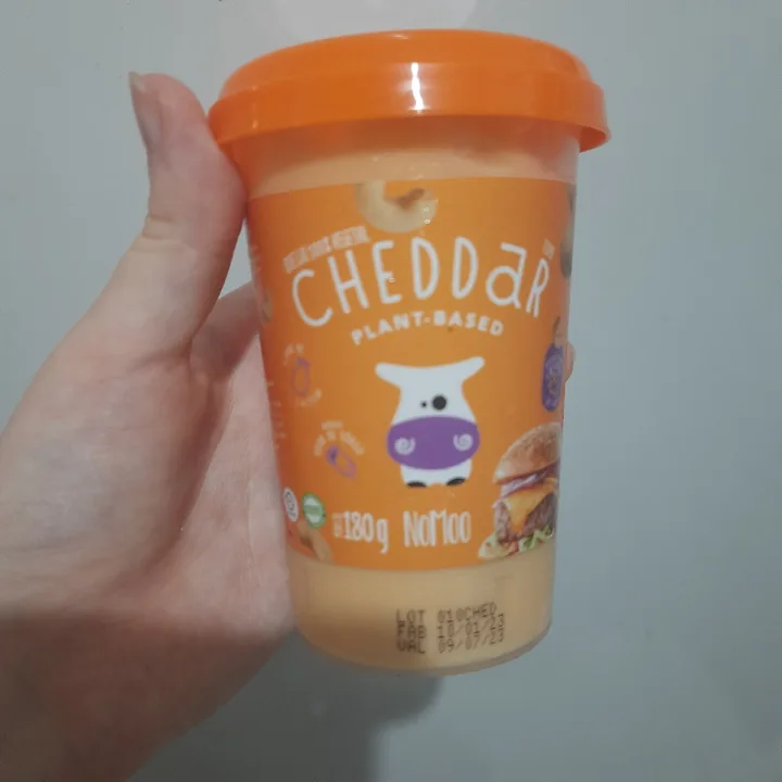 review photo of No Moo cheddar shared by @veganapoesia on 11 Jun 2023 - review