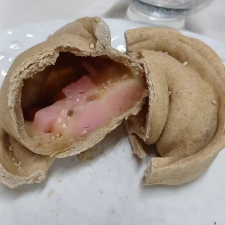 photo of Le Panem Empanada de jamón y queso shared by @marusal on  03 Sep 2023 - review