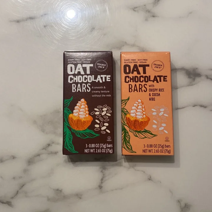 photo of trader joes chocolate food shared by @luciakopp on  03 Sep 2023 - review