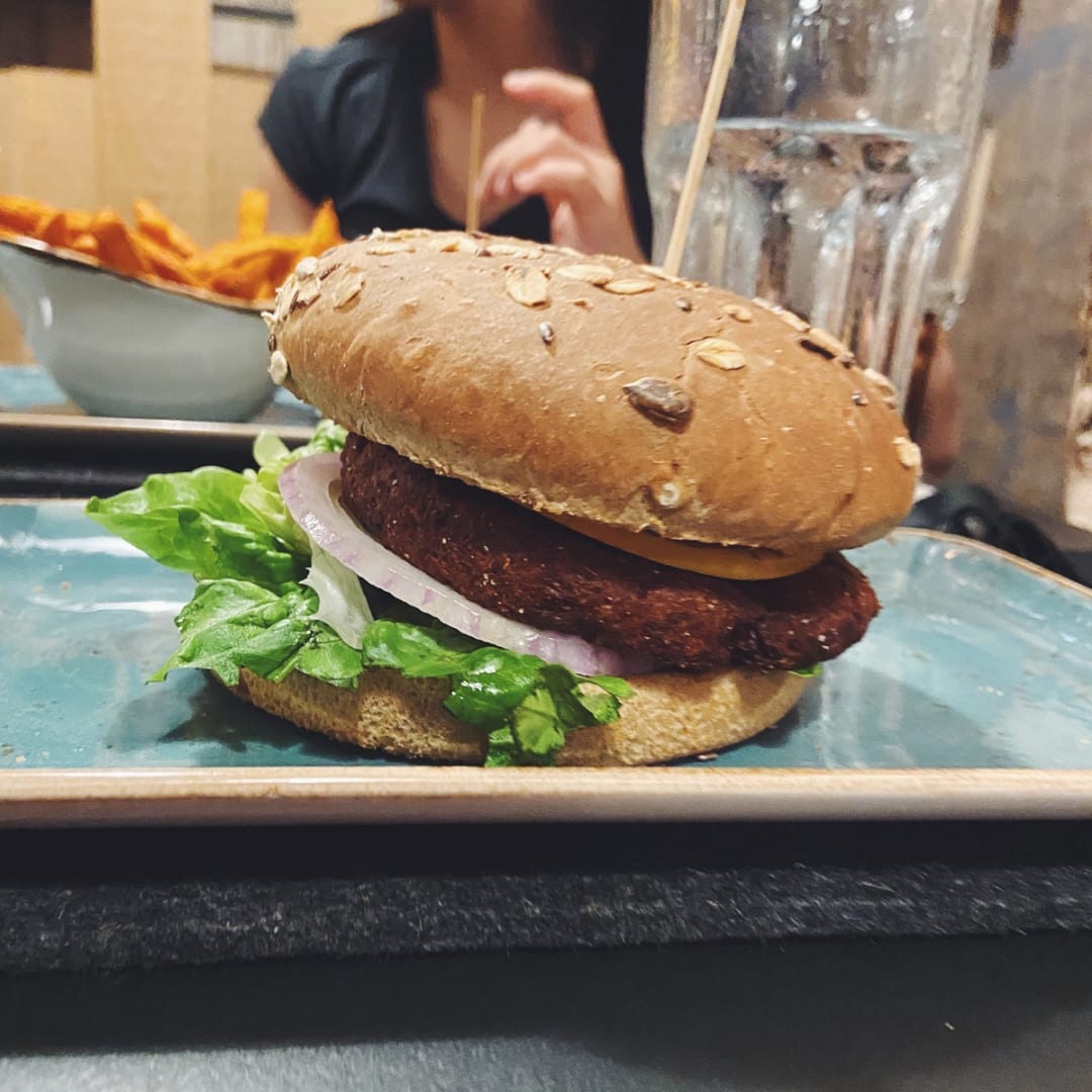 Hans Im Glueck German Burgergrill Naturbursche Burger Reviews Abillionveg