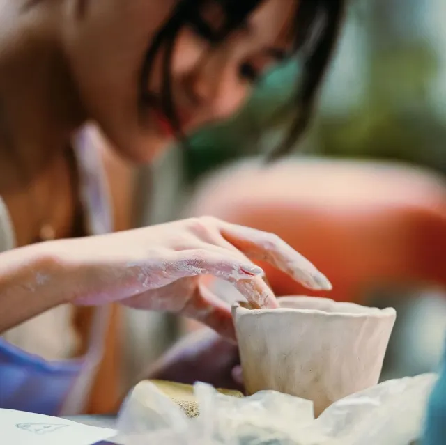 A Pottery Class BTS for Dusts and Glitters