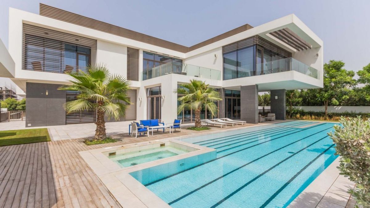 Looking to buy a luxury villa in Dubai District one