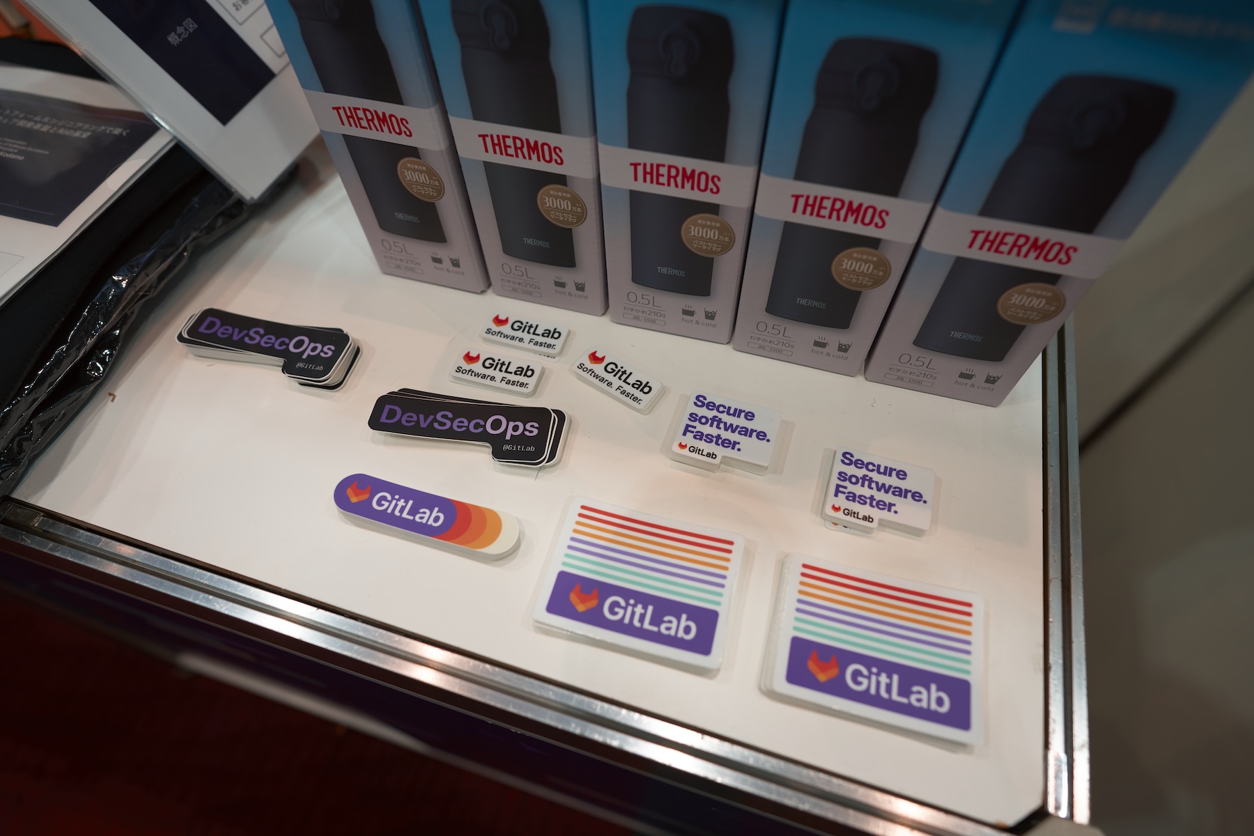 ノベルティのステッカー