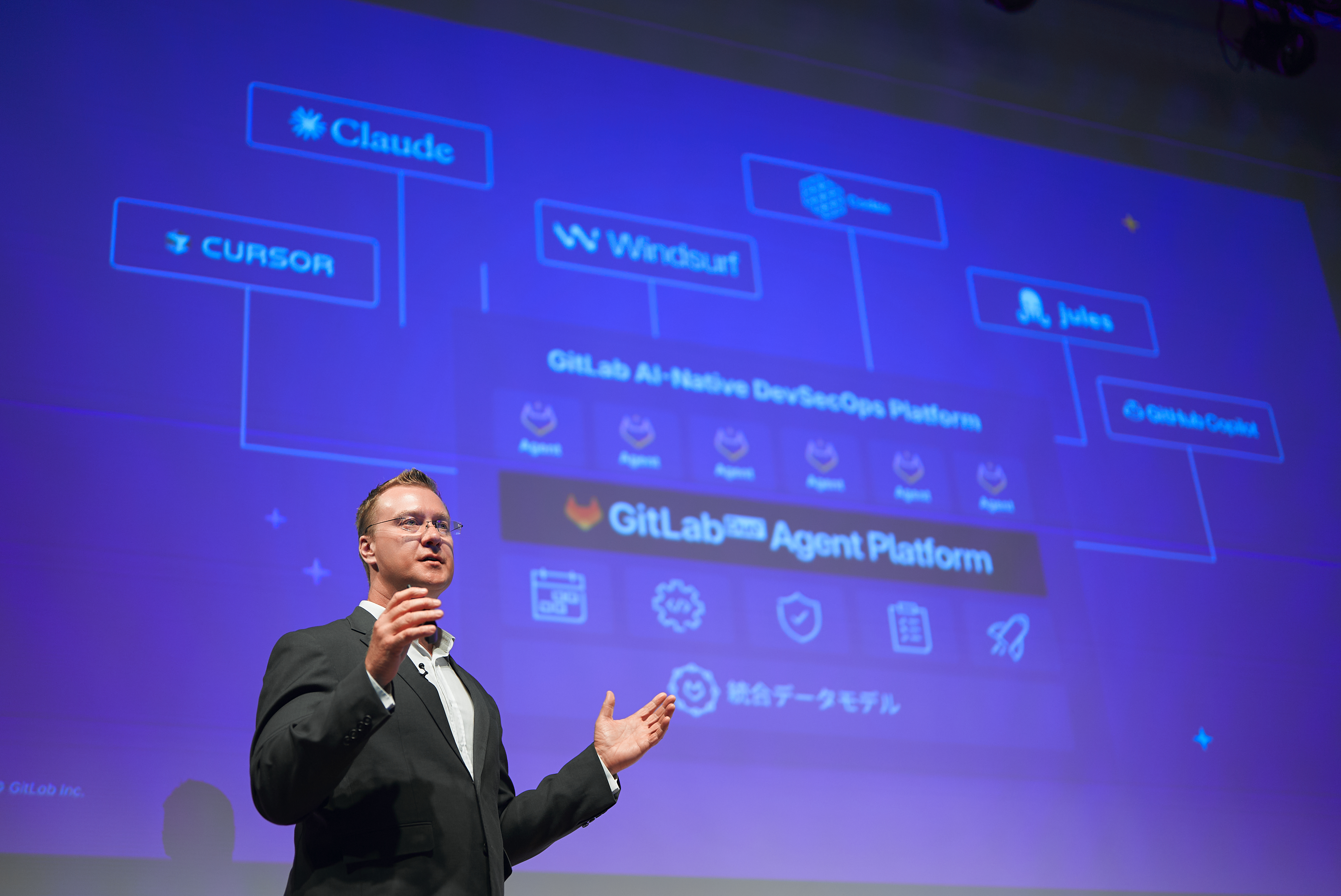 GitLab CTO Asia Pacific & Japan Andrew Haschka 「Prompt to Production」の危険性と、自律型AIエージェントの未来