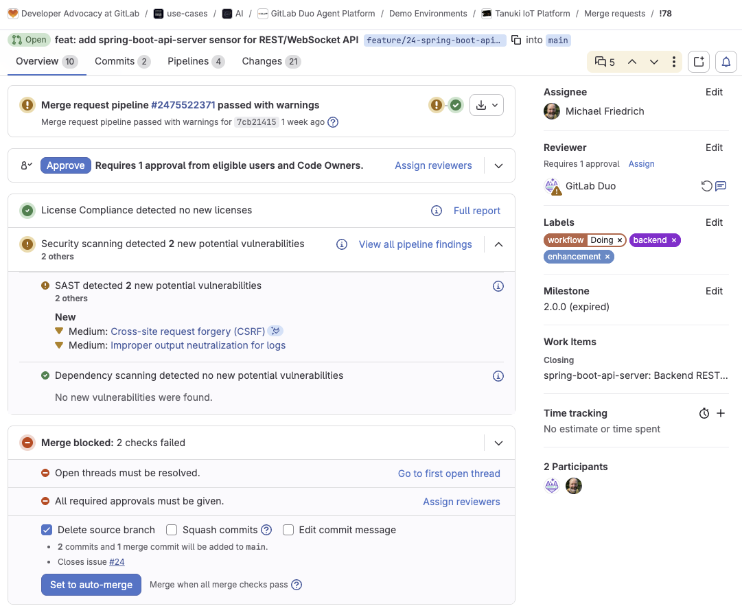 Widgets de la merge request avec le pipeline CI/CD, les approbations requises, les résultats de sécurité et le statut de merge