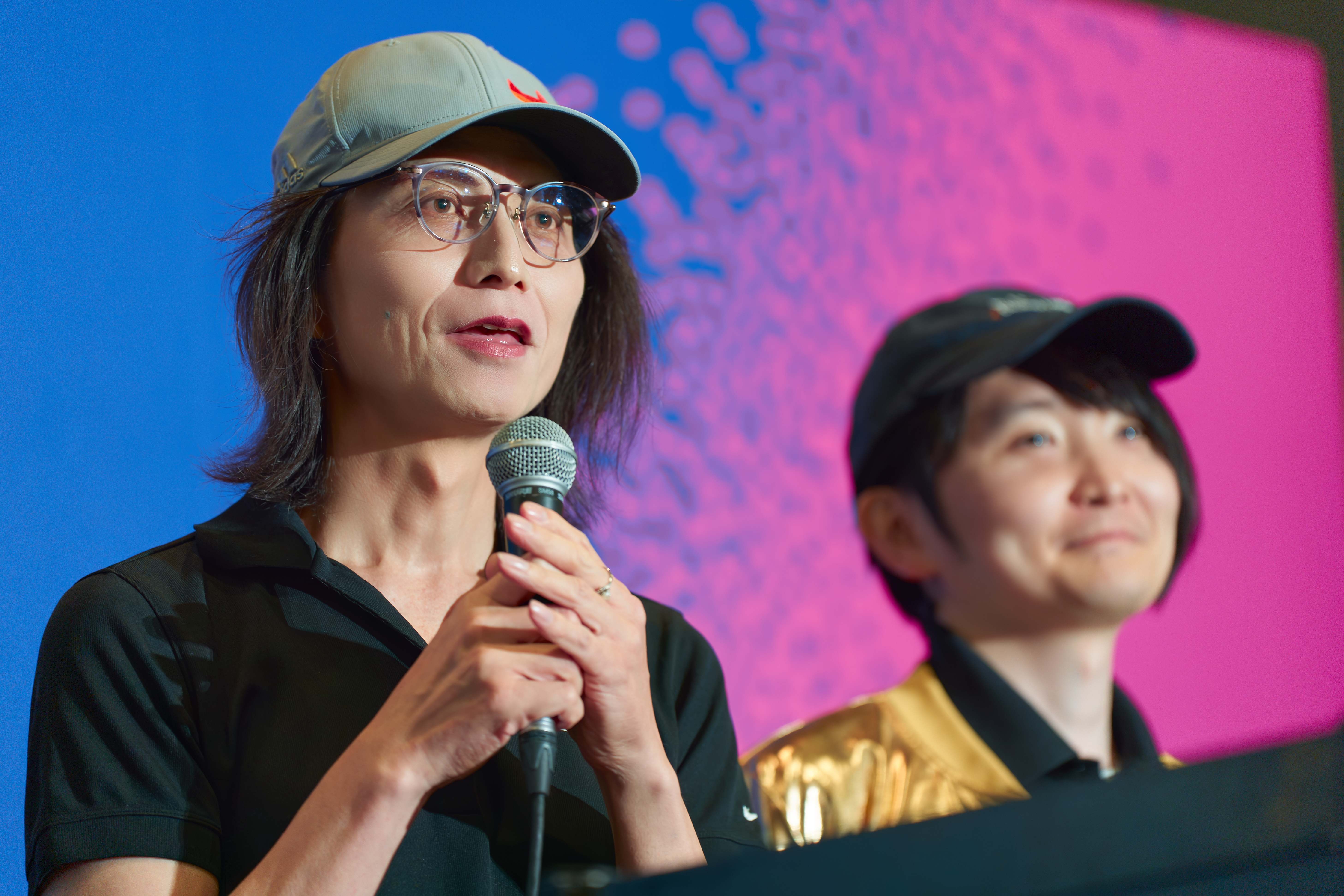左からGitLab合同会社 シニア ソリューション アーキテクト 小松原 つかさとSBN 開発本部 グループマネージャー 濱田 一成氏