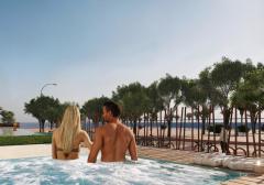 Leilighet - Gangavstand til strand, takterrasse, førstelinje, havutsikt, 2 soverom og 65 m², bilde 11