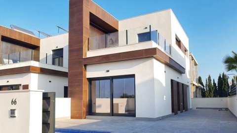 Ny villa med privat basseng