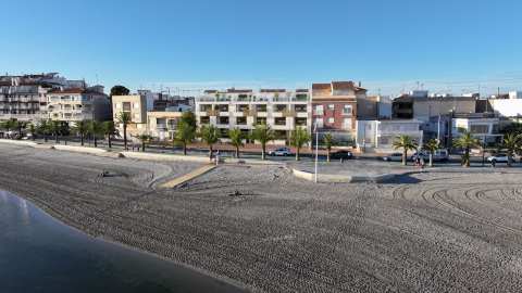 Ny leilighet med takterrasse – Førstelinje og gangavstand til strand