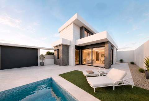 Nybygd villa med privat basseng