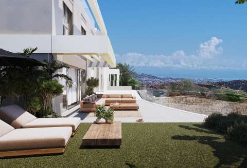 Eksklusiv villa med takterrasse og privat basseng