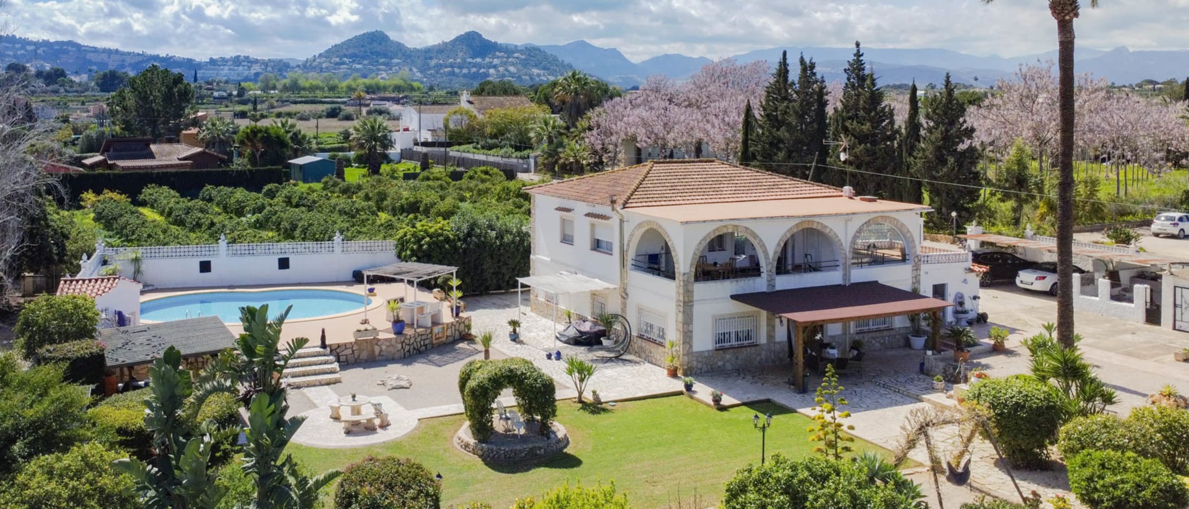 4508XAR 6 bedroom villa with guest house on large plot for sale in La Xara, Denia - Image 1