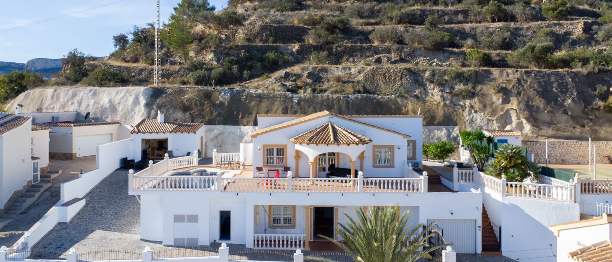 C4XY4596CAL Villa with guest house and panoramic sea views for sale in Oltamar, Calpe - Image 1