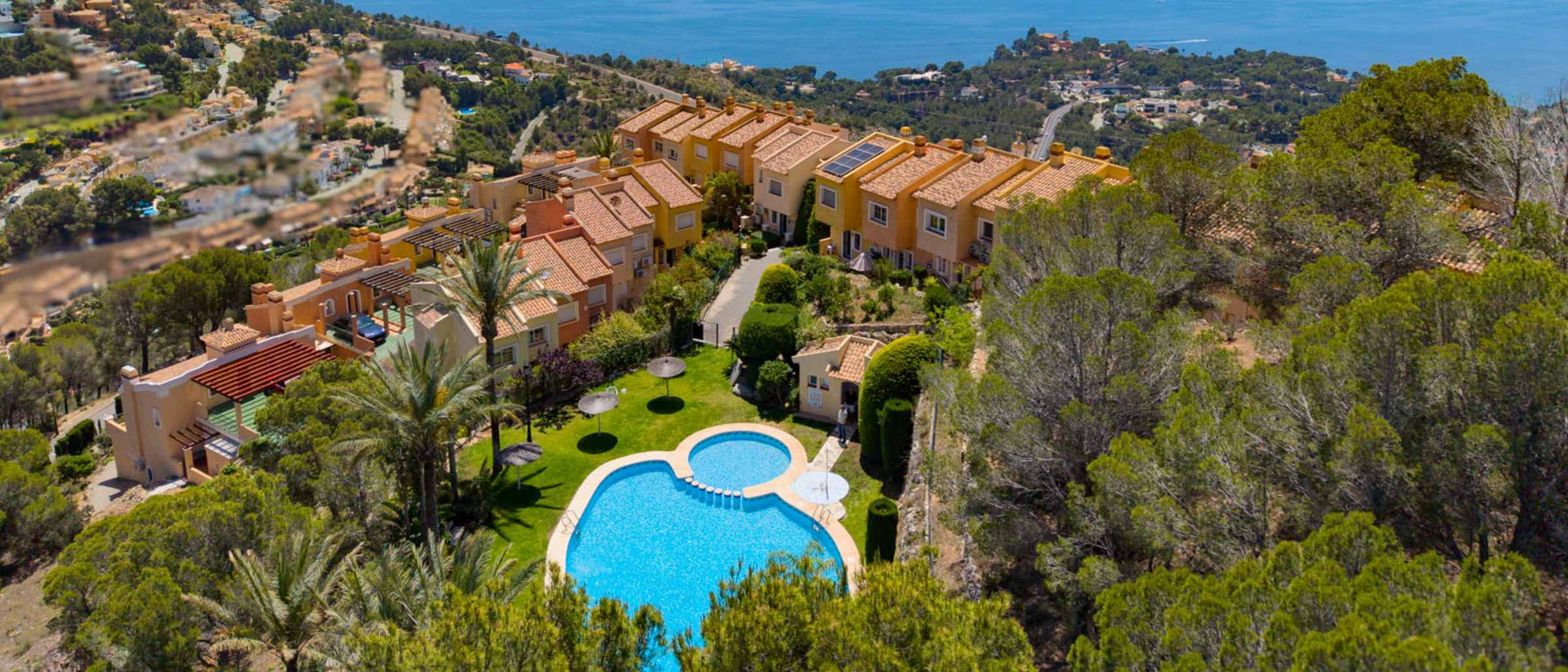 C4XY8335ALT Semi-detached house with sea views for sale in Altea Hills - Image 1