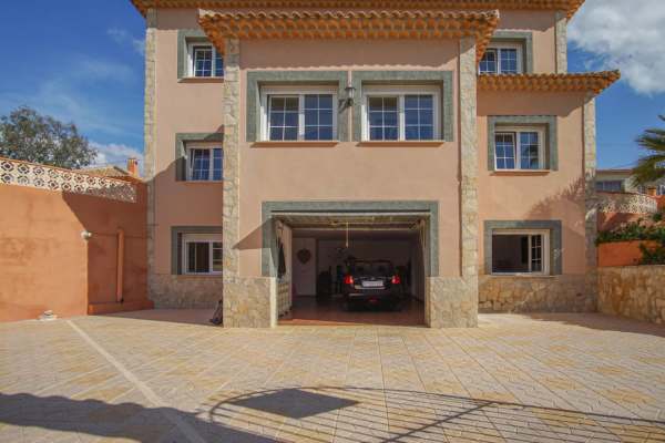 7016CAL Traditional family home for sale in Calpe - Image 3