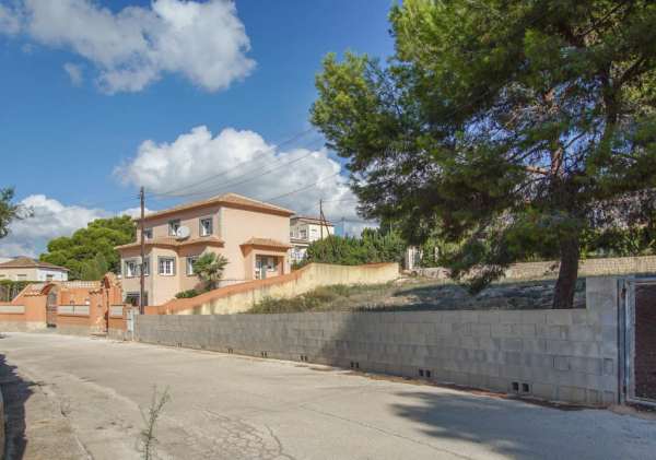 7016CAL Traditional family home for sale in Calpe - Image 4