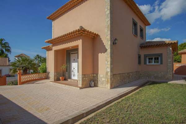 7016CAL Traditional family home for sale in Calpe - Image 5