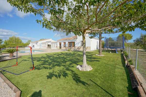 4432JAV Villa on large plot for sale in Jávea - Image 2