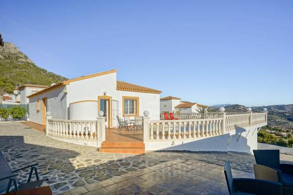 C4XY4596CAL Villa with guest house and panoramic sea views for sale in Oltamar, Calpe - Image 4