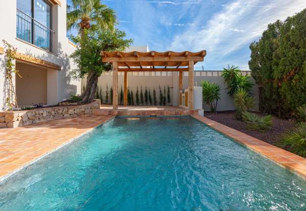 4617BEN Renovated Mediterranean villa with sea views for sale in La Fustera, Benissa - Image 4