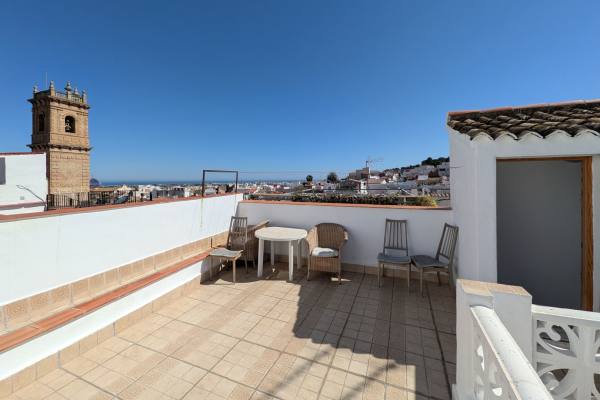 C4XY8330OLI Townhouse with sea view for sale in Oliva. - Image 2