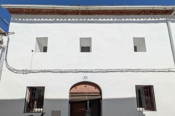 C4XY8330OLI Townhouse with sea view for sale in Oliva. - Image 4