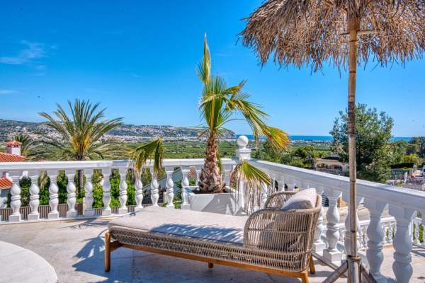 C3XY4646JAV Renovated villa with sea view for sale in Piver - Image 3