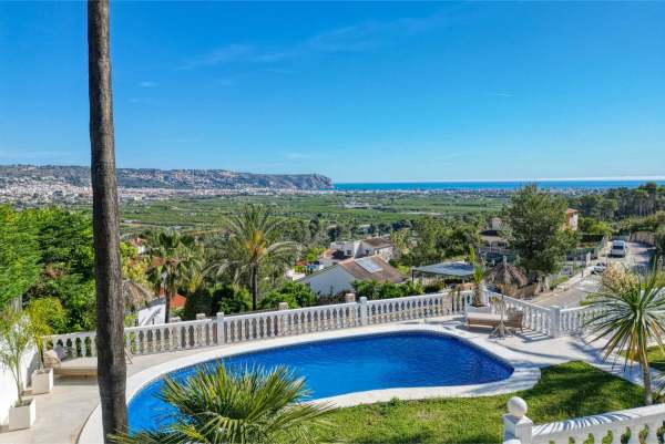 C3XY4646JAV Renovated villa with sea view for sale in Piver - Image 4