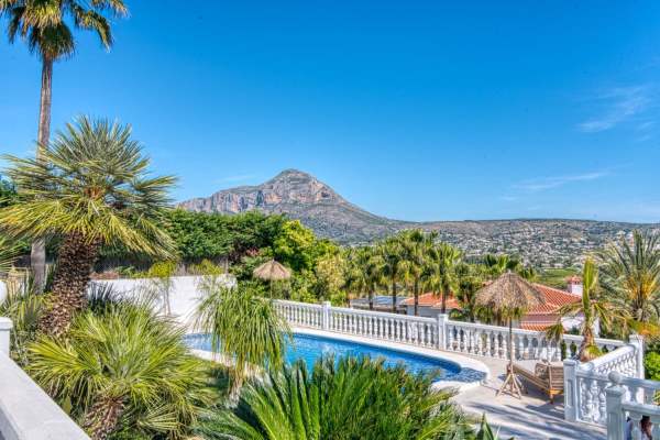C3XY4646JAV Renovated villa with sea view for sale in Piver - Image 5
