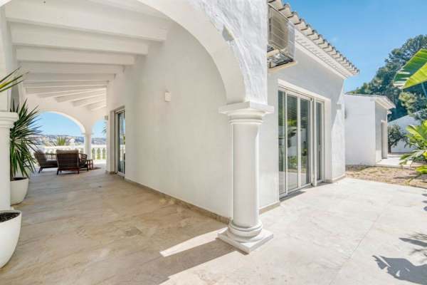 C3XY4646JAV Renovated villa with sea view for sale in Piver - Image 6