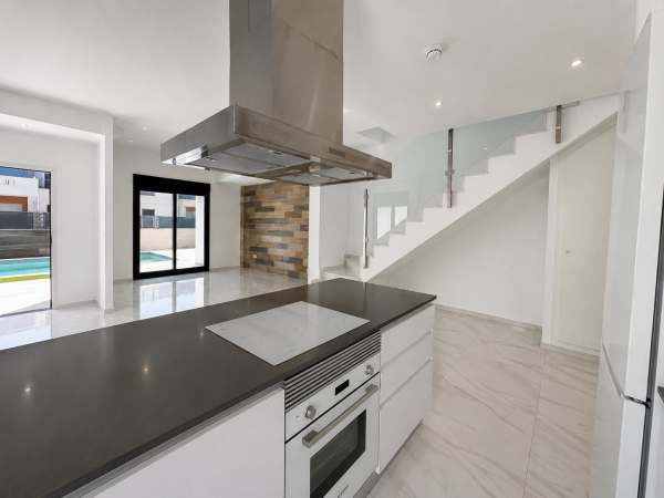 C3XY7121NUC Contemporary Villa with Private Pool for Sale in Polop de la Marina - Image 2
