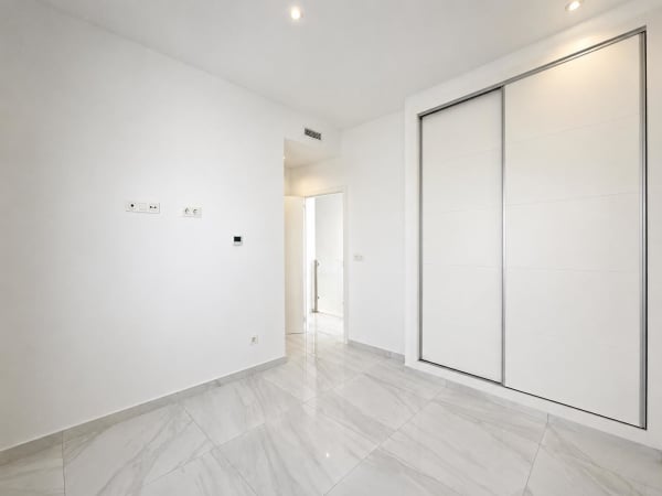 C3XY7121NUC Contemporary Villa with Private Pool for Sale in Polop de la Marina - Image 5