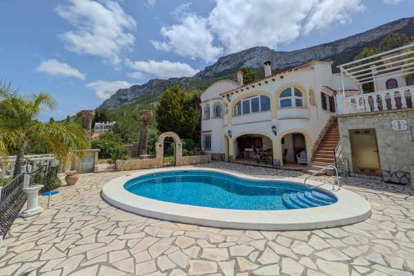 C4XY8333DEN Villa with swimming pool and panoramic sea view for sale in Denia. - Image 3