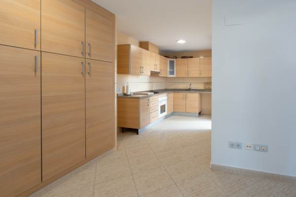 4662BEN Spacious 3-bedroom apartment for sale in the center of Benissa - Image 6
