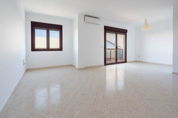 4662BEN Spacious 3-bedroom apartment for sale in the center of Benissa - Image 3