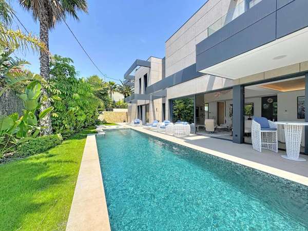 C3XY7123CAL Luxury Villa with Sea Views for Sale in Calpe - Image 2
