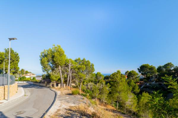 4668ALT Building plot for sale in Altea - Image 1