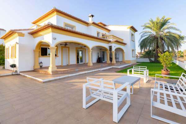 C3XY8350BEN Spacious villa for sale in Beniarbeig - Image 4