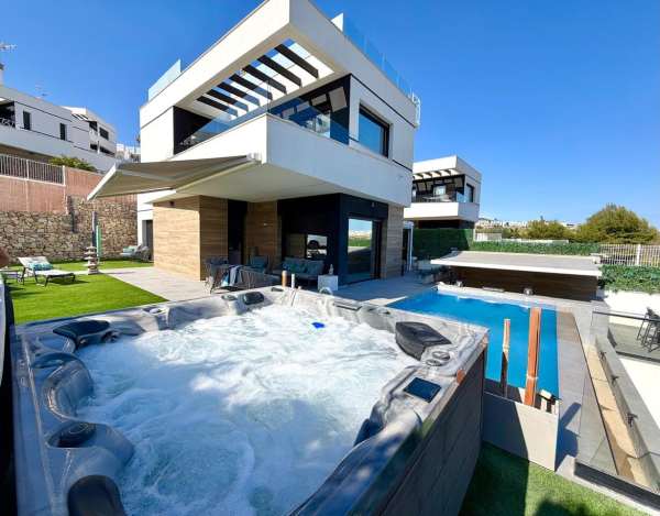 C3XY4696FIN Luxury, modern villa for sale in Finestrat - Image 1