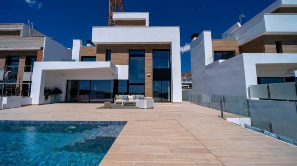 Villa - Image 2