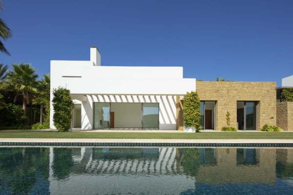 Villa - Image 2