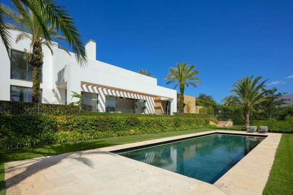 Villa - Image 2