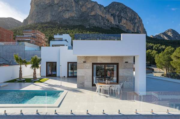 Villa - Image 2