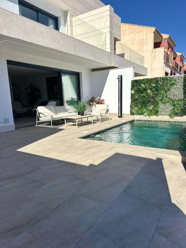 Villa - Image 2